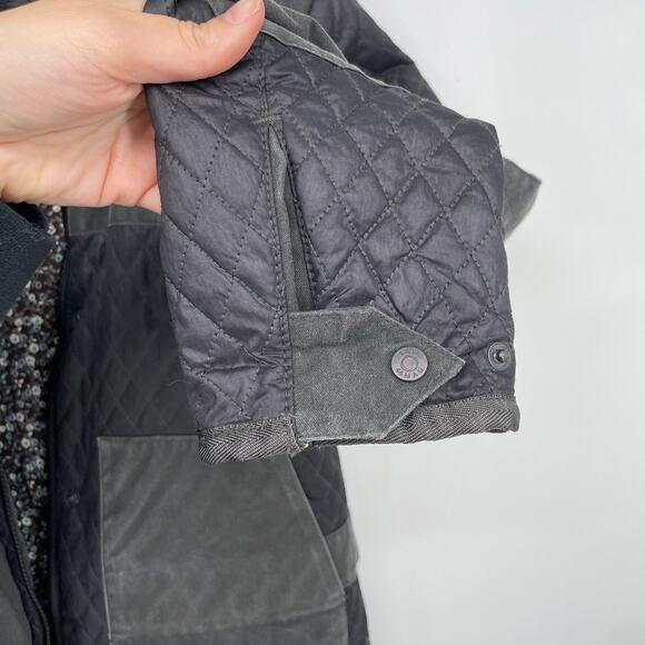 Smith & Wesson Women’s Conceal Carry Range Tracking Jacket Quilted Medium Gun - Picture 8 of 12